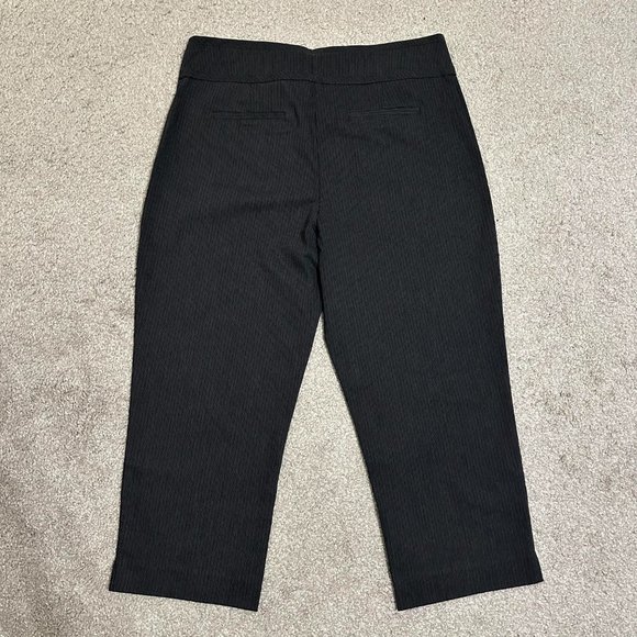 Reitmans Size 13 Grey Gray Striped Dress Capri Pants - Picture 2 of 4